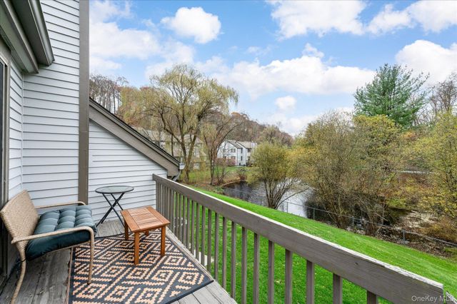 34 Adela Court, Yorktown Heights, NY 10598