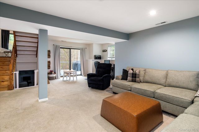 34 Adela Court, Yorktown Heights, NY 10598