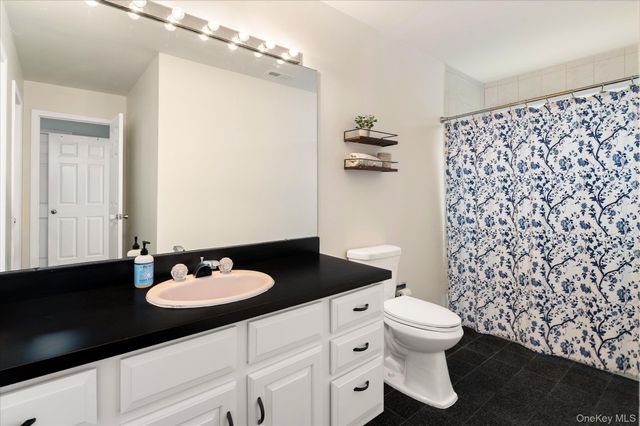 34 Adela Court, Yorktown Heights, NY 10598