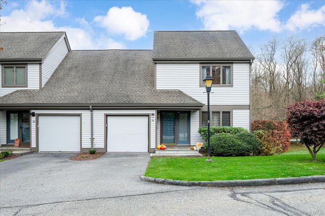 34 Adela Court, Yorktown Heights, NY 10598