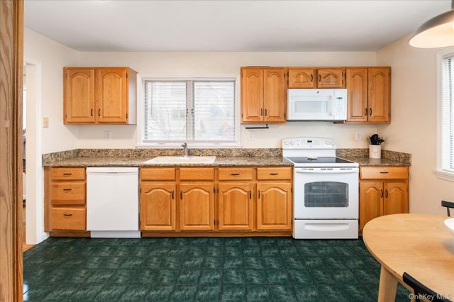 34 Adela Court, Yorktown Heights, NY 10598