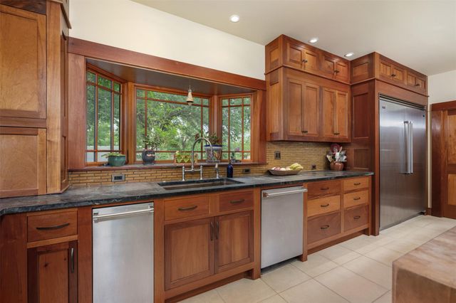 901 Brushy Bend DR, Round Rock, TX 78681