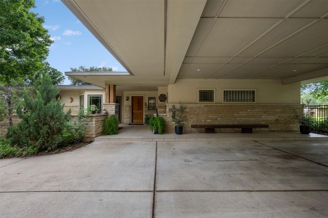 901 Brushy Bend DR, Round Rock, TX 78681