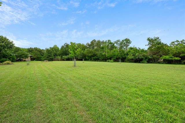 901 Brushy Bend DR, Round Rock, TX 78681