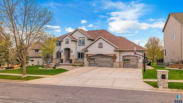 5604 S Jersey Tess Dr Drive, Sioux Falls, SD 57108