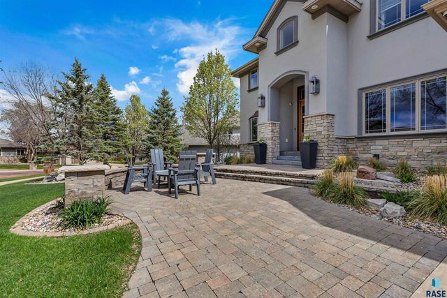 5604 S Jersey Tess Dr Drive, Sioux Falls, SD 57108