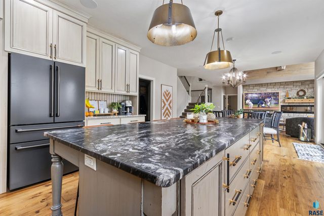 5604 S Jersey Tess Dr Drive, Sioux Falls, SD 57108