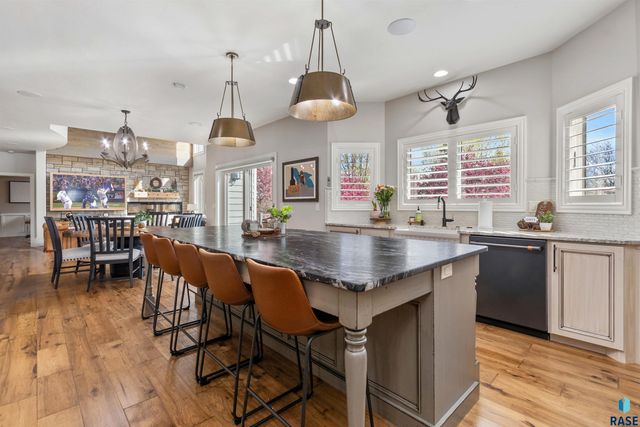 5604 S Jersey Tess Dr Drive, Sioux Falls, SD 57108