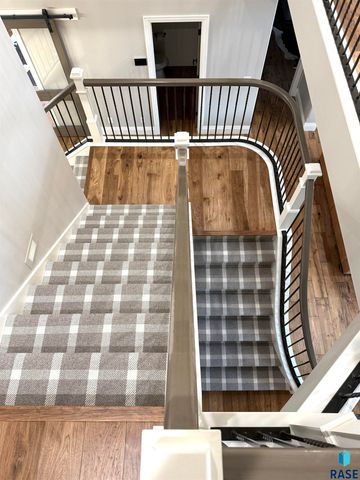 5604 S Jersey Tess Dr Drive, Sioux Falls, SD 57108