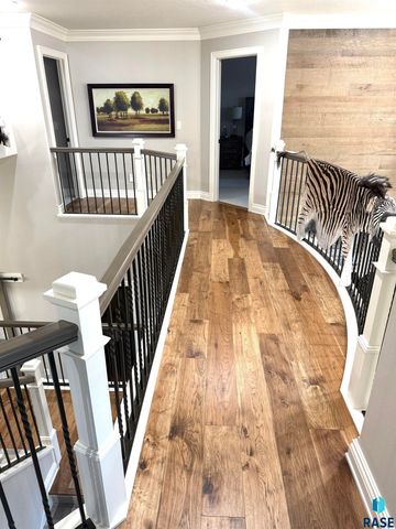 5604 S Jersey Tess Dr Drive, Sioux Falls, SD 57108