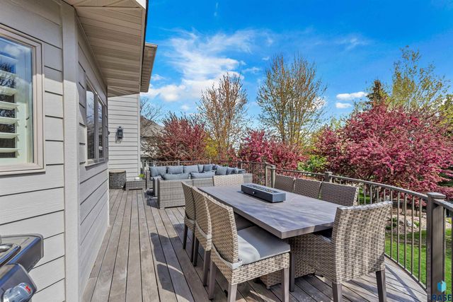 5604 S Jersey Tess Dr Drive, Sioux Falls, SD 57108