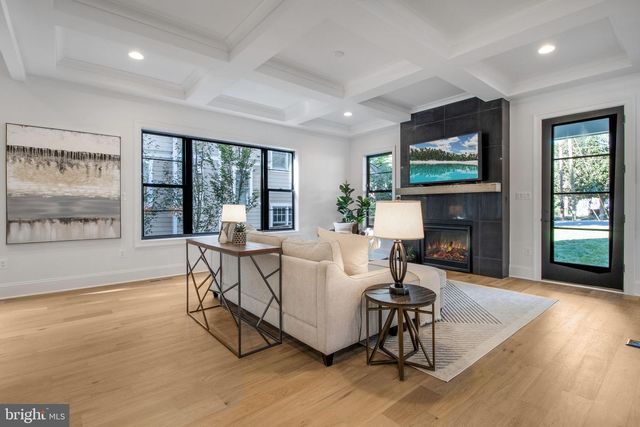 2816 N TUCKAHOE ST, Arlington, VA 22213