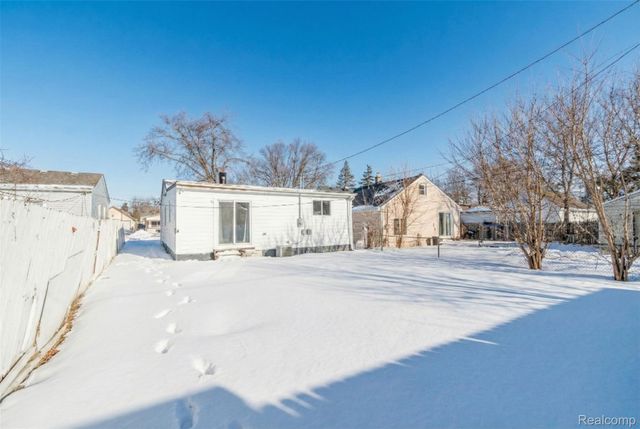 11084 Cadillac Avenue, Warren, MI 48089