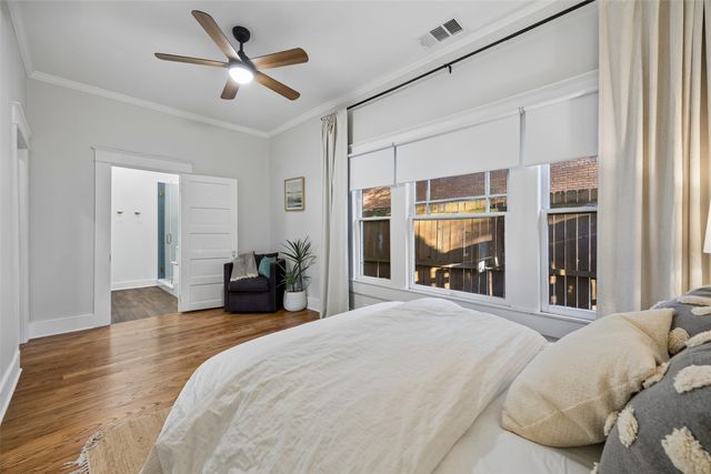 206 S Edgefield Avenue, Dallas, TX 75208