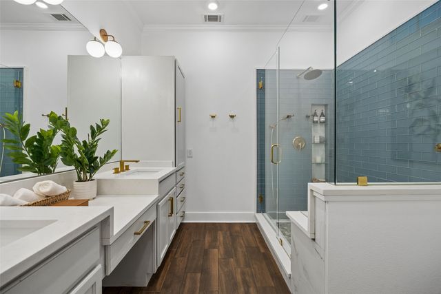 206 S Edgefield Avenue, Dallas, TX 75208