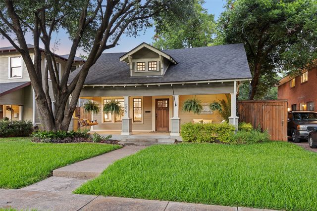206 S Edgefield Avenue, Dallas, TX 75208