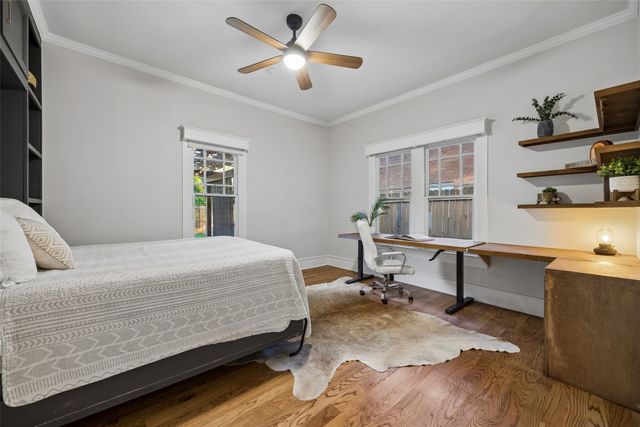 206 S Edgefield Avenue, Dallas, TX 75208