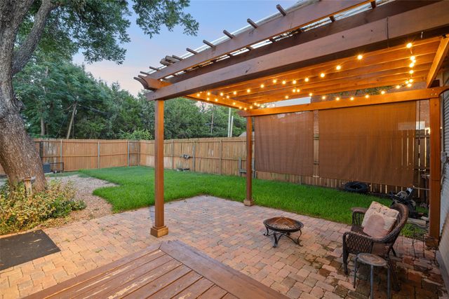 206 S Edgefield Avenue, Dallas, TX 75208