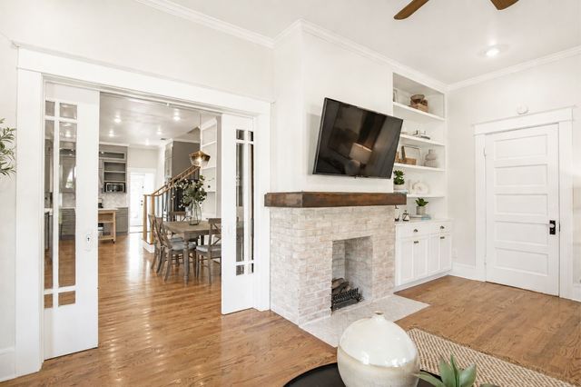 206 S Edgefield Avenue, Dallas, TX 75208