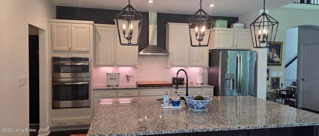 2002 N Beckley Station Rd, Louisville, KY 40245