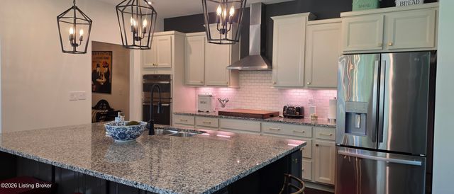 2002 N Beckley Station Rd, Louisville, KY 40245