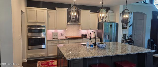 2002 N Beckley Station Rd, Louisville, KY 40245
