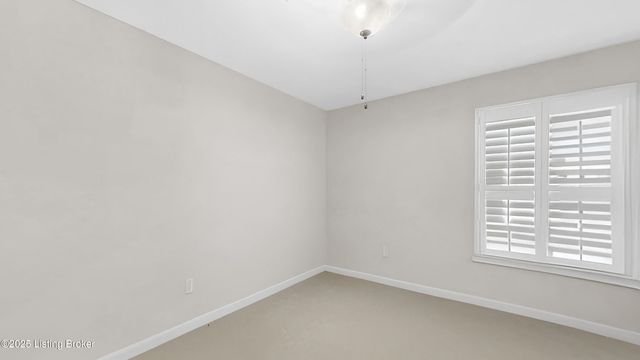 2002 N Beckley Station Rd, Louisville, KY 40245