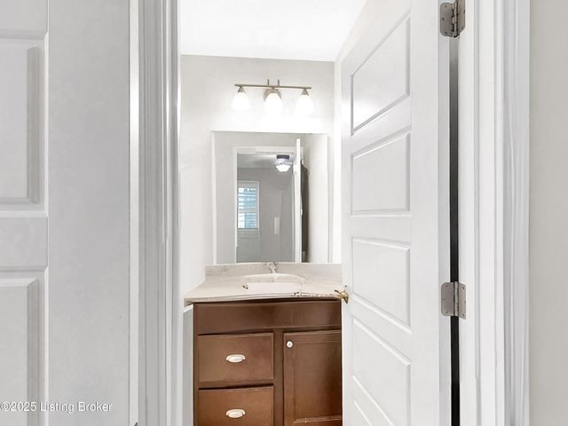 2002 N Beckley Station Rd, Louisville, KY 40245