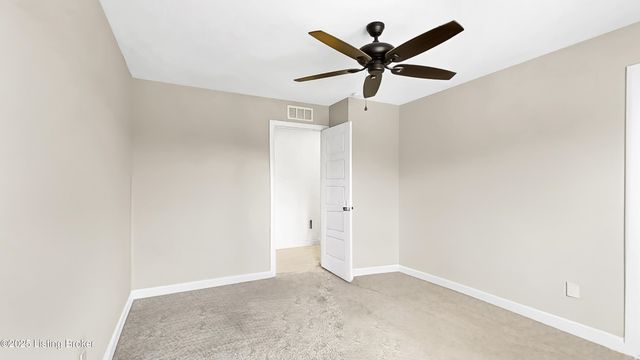 2002 N Beckley Station Rd, Louisville, KY 40245