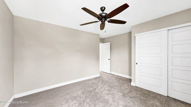 2002 N Beckley Station Rd, Louisville, KY 40245