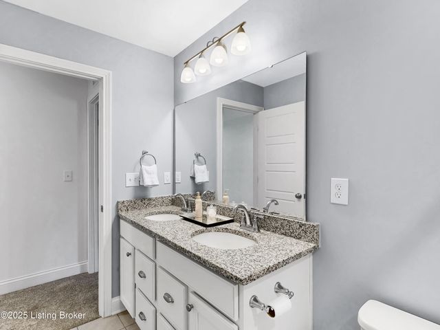 2002 N Beckley Station Rd, Louisville, KY 40245