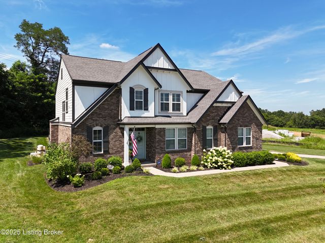 2002 N Beckley Station Rd, Louisville, KY 40245
