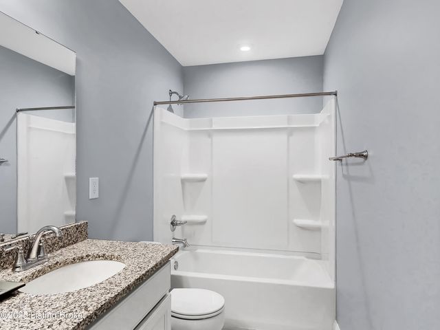 2002 N Beckley Station Rd, Louisville, KY 40245