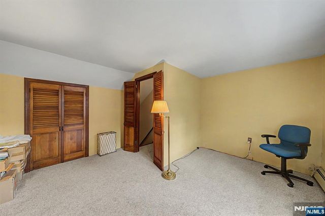 41 Poplar Street, Oakland, NJ 07436