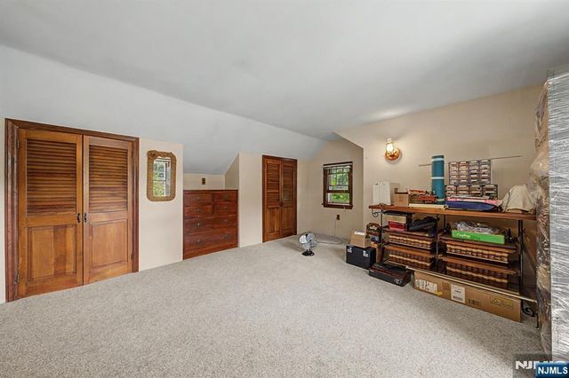 41 Poplar Street, Oakland, NJ 07436