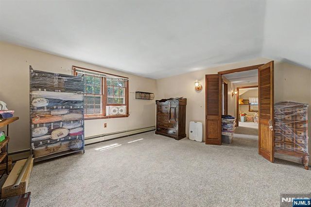 41 Poplar Street, Oakland, NJ 07436