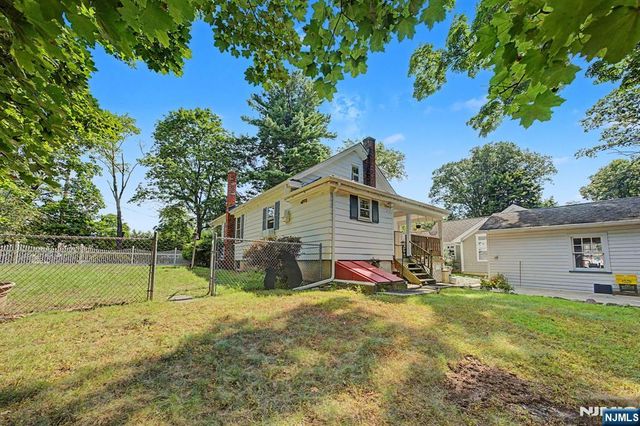 41 Poplar Street, Oakland, NJ 07436