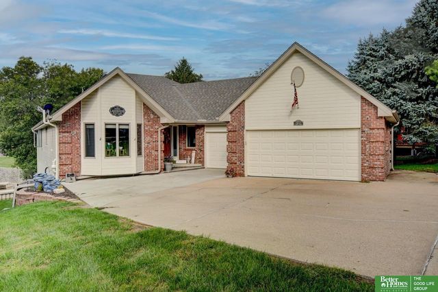 8883 Verdon Circle, Plattsmouth, NE 68048