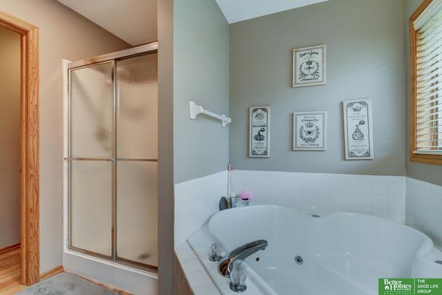 8883 Verdon Circle, Plattsmouth, NE 68048