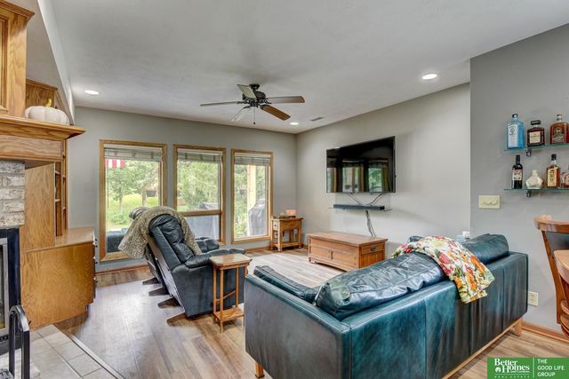 8883 Verdon Circle, Plattsmouth, NE 68048