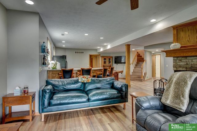 8883 Verdon Circle, Plattsmouth, NE 68048