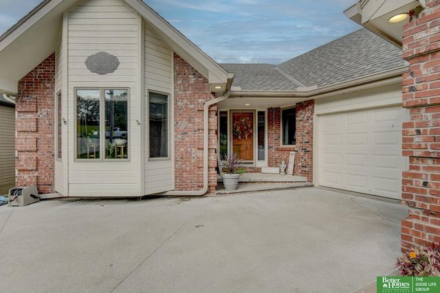 8883 Verdon Circle, Plattsmouth, NE 68048