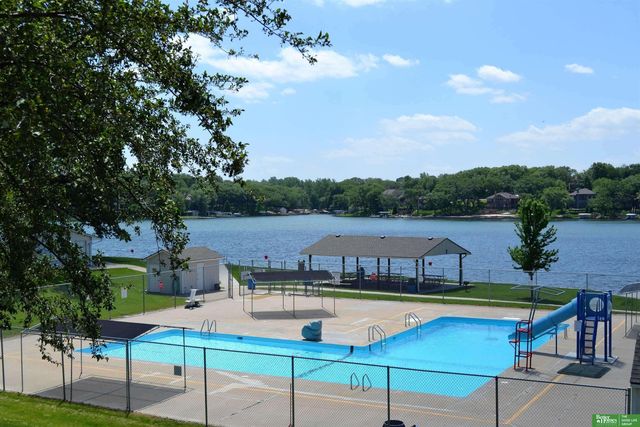 8883 Verdon Circle, Plattsmouth, NE 68048