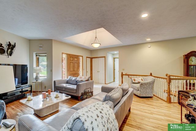 8883 Verdon Circle, Plattsmouth, NE 68048