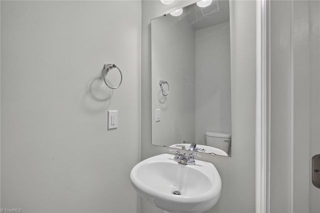 814 Falls Grove Trail, High Point, NC 27265