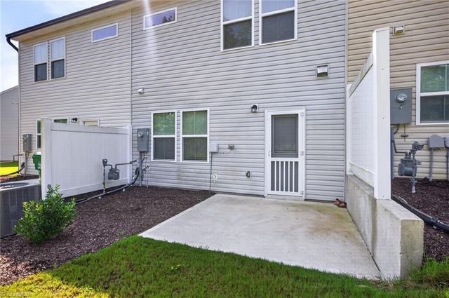 814 Falls Grove Trail, High Point, NC 27265