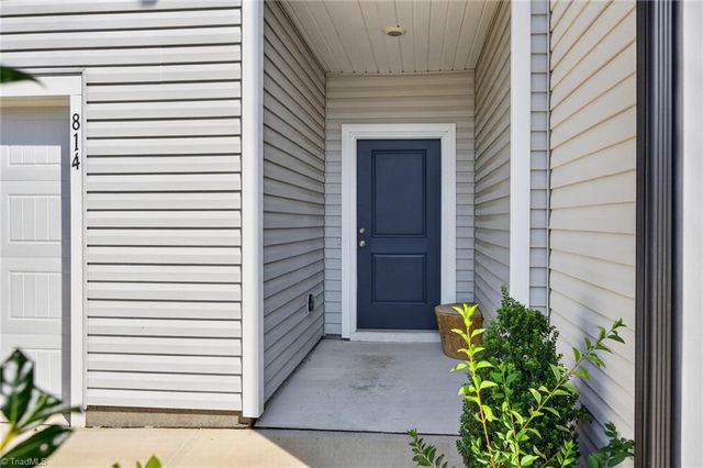 814 Falls Grove Trail, High Point, NC 27265