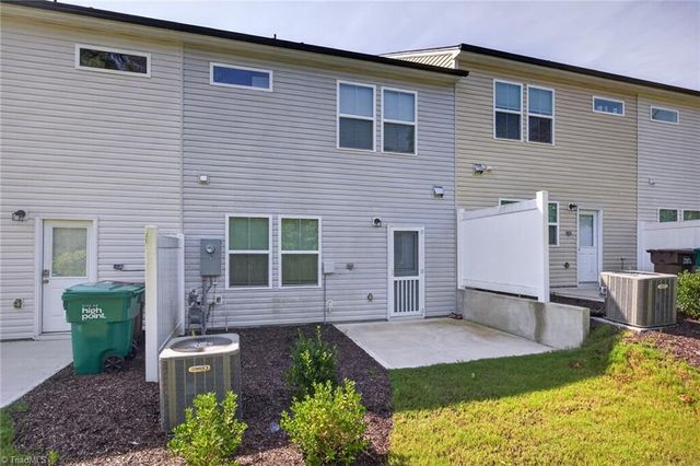 814 Falls Grove Trail, High Point, NC 27265