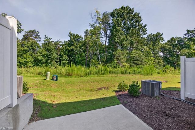 814 Falls Grove Trail, High Point, NC 27265
