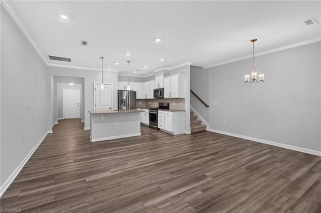 814 Falls Grove Trail, High Point, NC 27265